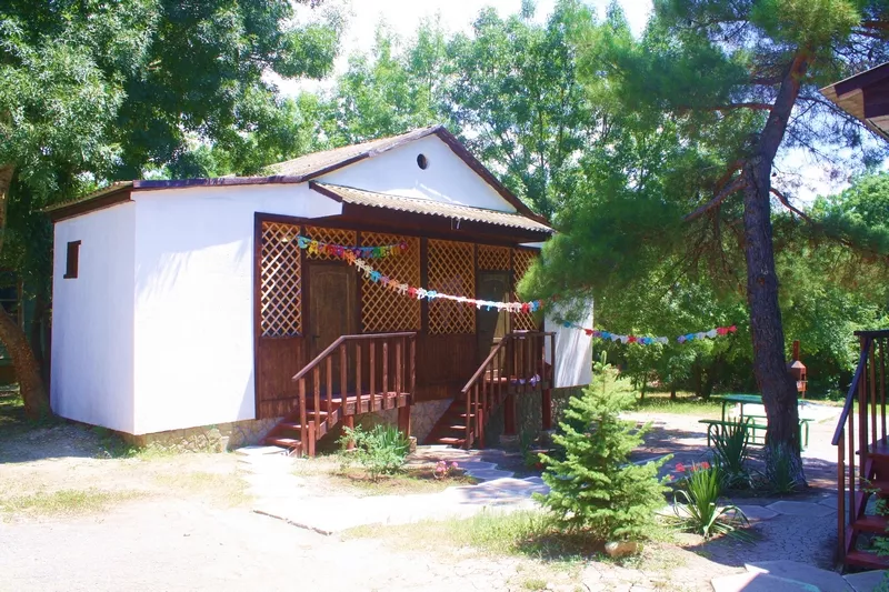 . База отдыха "Арион" с палаточным городком. Дивноморское