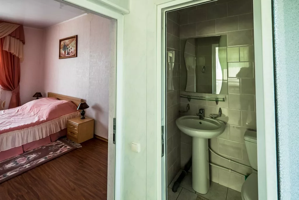 Отдельно стоящий 2-х этажный коттедж. Гостиница Приазовочка. Ейск