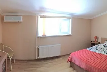 Комната с кроватью qween-size и видом на горы. Гостевой дом "Тихая Гавань". Лазаревское Комната с кроватью qween-size и видом на горы. Гостевой дом "Тихая Гавань". Лазаревское