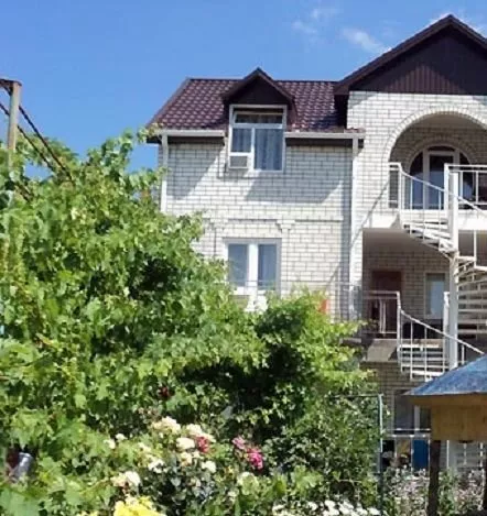 . Частный сектор "Лили-Анна". Кабардинка