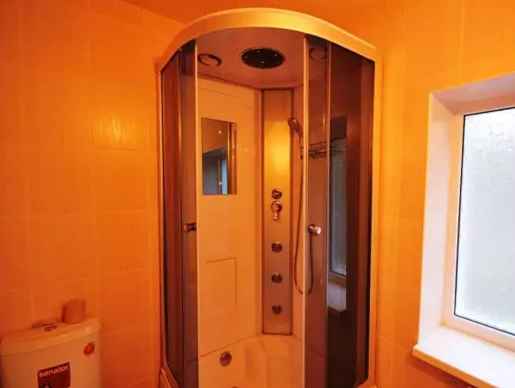 Коттедж. Отель «Каприз». Домбай-гостиницы